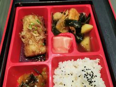 -上海滴水湖皇冠假日酒店