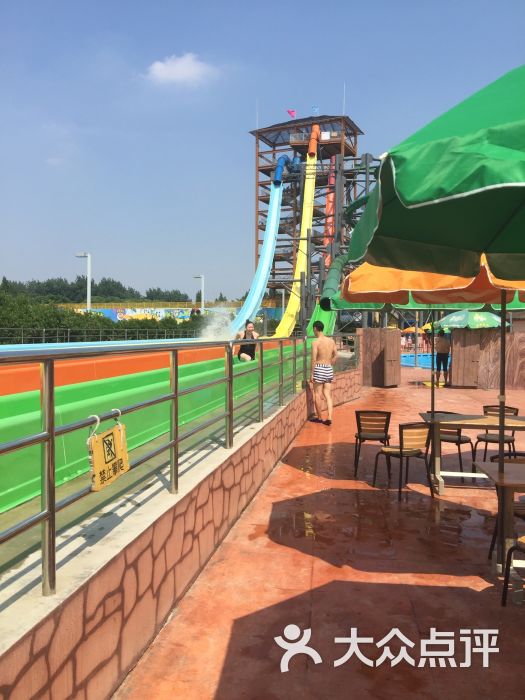 热带风暴水上乐园图片 - 第1张