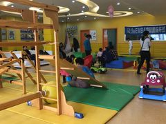 -兜莱·亲亲袋鼠国际早教