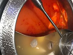 番茄牛尾鸳鸯锅-左庭右院鲜牛肉火锅(环球港店)