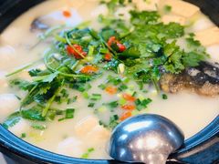 招牌鱼头煲-品渔味湖鲜馆(拈花湾店)