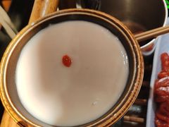 -老牌坊云南鱼豆花火锅(哈西万达店)
