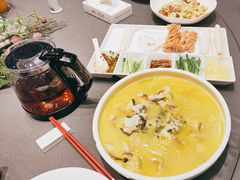 -香山湖家家宴(中山陵店)