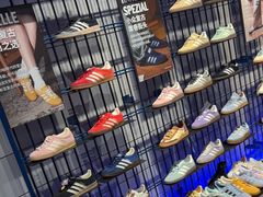 -adidas(滔搏朝阳大悦城店)