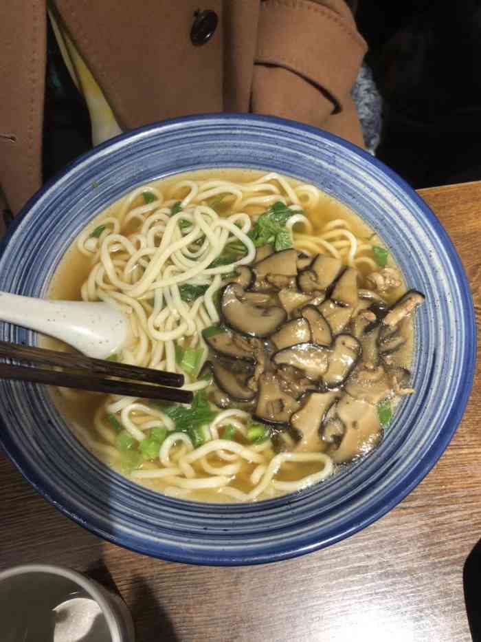 给面儿图书文化面馆-"位置在三好街文萃路上,很好找,交通方便.