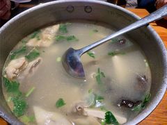 大杂烩汤-柴窝堡22号辣子鸡·传承新疆菜