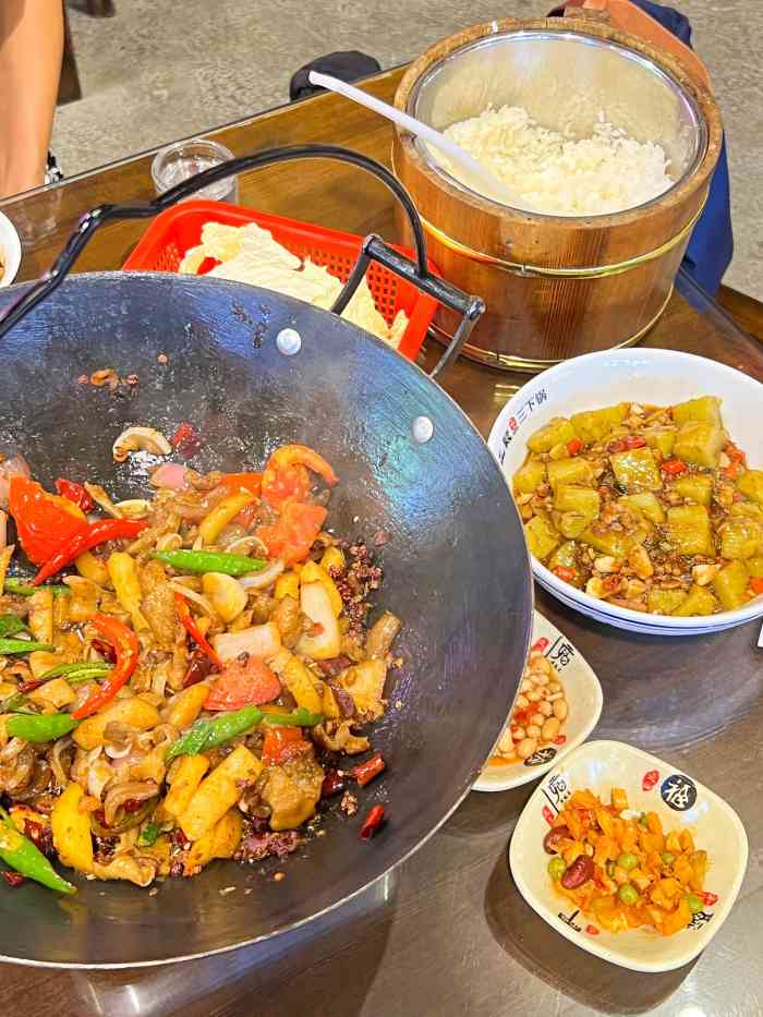 富正毅三下锅(索道公司店)-"好吃,张家界三下锅就来这里吃,根本停不下