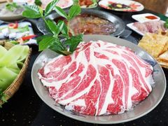 -茅草房·河畔园林火锅