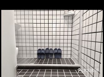 吃住用行都非常的方便和适用，打开大门