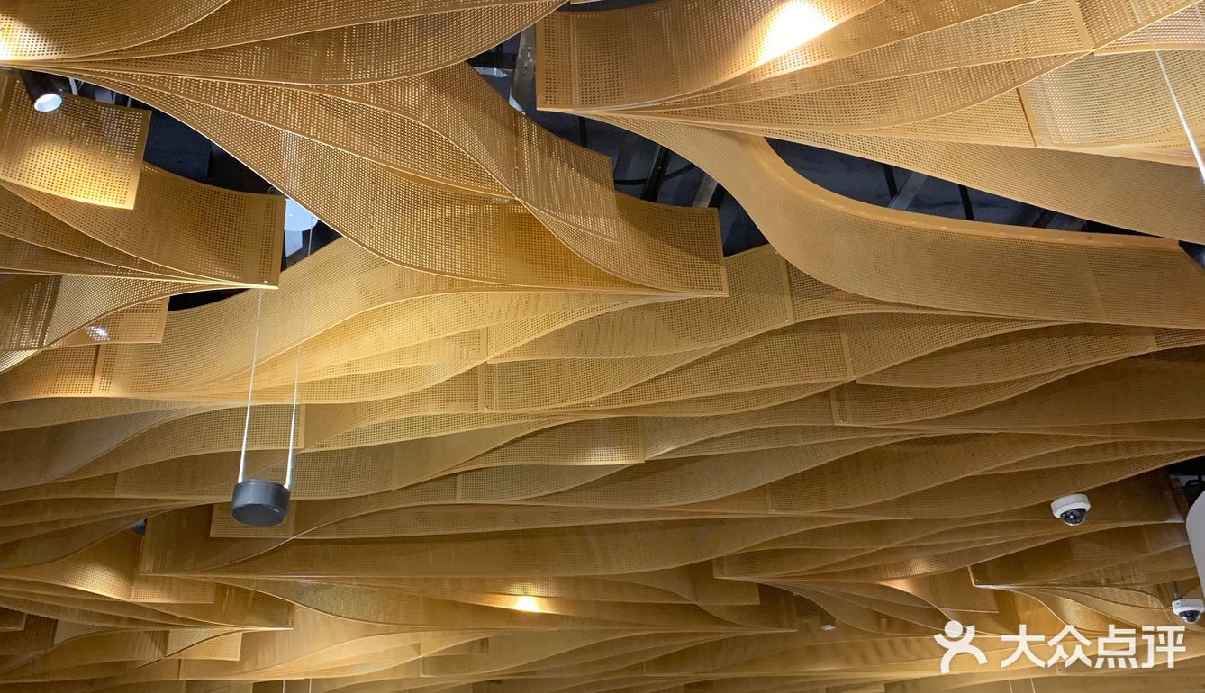 一个人在这里等待 谢谢燕子姐姐一直陪着聊天