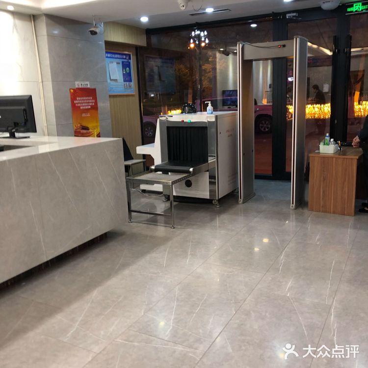 来朋友基本都来这里，一个是近