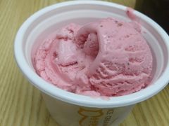 草莓冰激凌-冰冰酱老味刨冰绵绵冰(中山路总店)