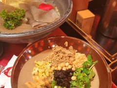 -谭鸭血老火锅·匠心(环球港旗舰店)