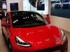 -TESLA 特斯拉(上海太古汇体验店)