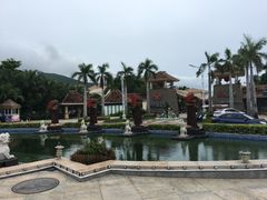 -亚龙湾亚泰商业街