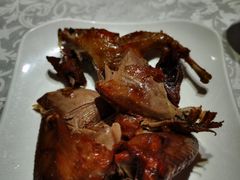 手撕乳鸽-琬苑鸽庄·川粤融合菜(解放碑总店)
