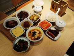 -老乡鸡(上海白玉兰广场店)