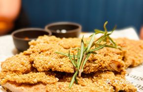 Big G XXL Chicken Cutlet with Plum Sauce