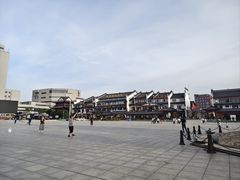 -巴陵广场