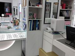 -光明眼镜·蔡司授权(徐泾店)