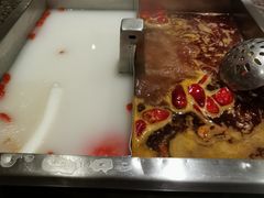 老妈双味锅-皇城老妈·大连海鲜火锅(港湾店)