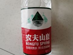 农夫山泉矿泉水-何氏串串香火锅(翠亨店)