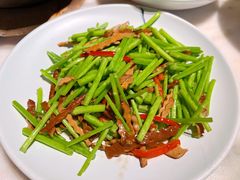 芦蒿炒茶干-苏帮袁Sue Cuisine(来福士店)
