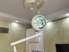 -茂菊口腔连锁(浦东南路店)