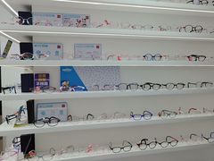 -美式眼镜·授权蔡司.依视路.尼康.豪雅.明月(南翔印象城店)