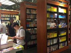 店内环境-西西弗书店&矢量咖啡(静安大悦城店)