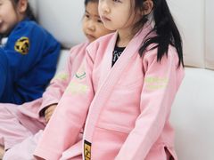 -菠萝格斗巴西柔术训练馆