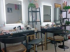 -ME觅妆·定制美妆·彩妆私教(菱角湖店)