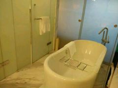 android_upload_pic-上海滴水湖皇冠假日酒店