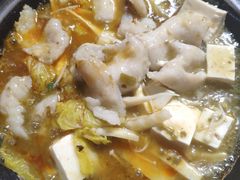 酸辣小鱼-极有家小鱼小鸡石锅煲(佳兆业店)