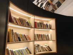 -涨巢·潮玩水疗局