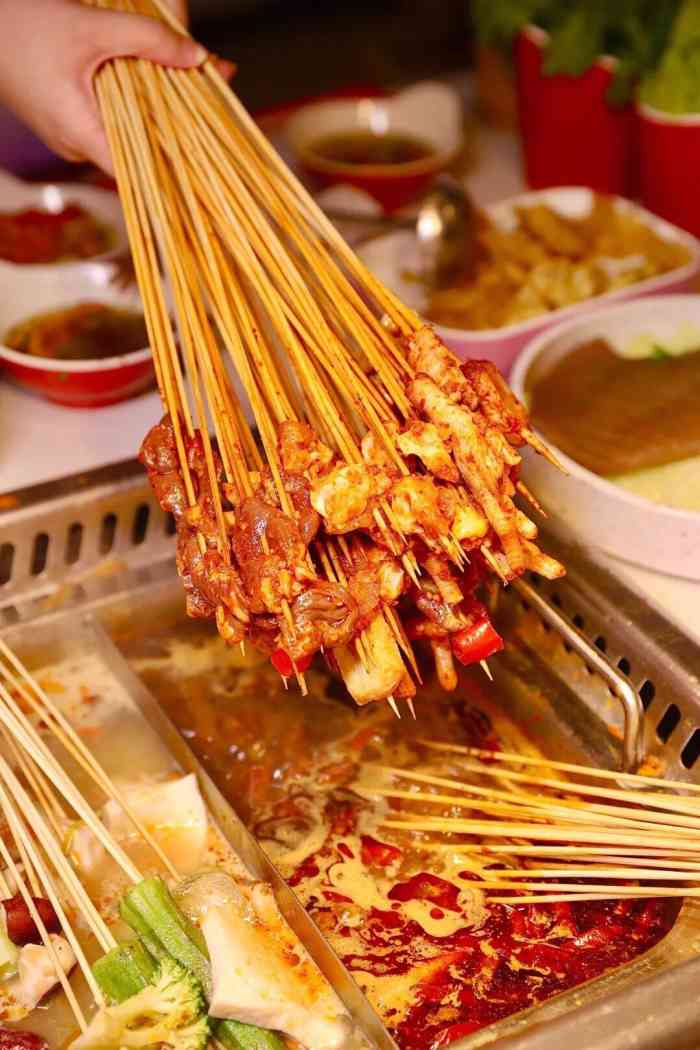 严记上上签砂锅串串香-"菜品比较新鲜,味道也还不错,推荐吧.