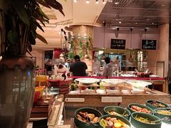 自助取餐区-咖啡苑自助餐厅·中国大饭店
