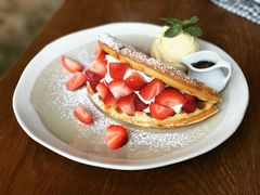 -ROAST coffee & eatery