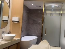 -香港倾城国际·美容美体中心