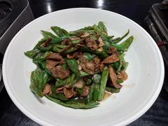 辣椒四季豆炒肉-简小舍·民间手艺菜(武昌江滩店)