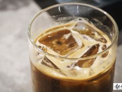 冰拿铁-black rainbow coffee