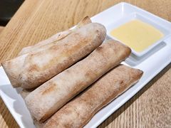 吞拿鱼芝士面包条-棒约翰比萨·意面(张江长泰店)