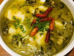 -渝是乎酸菜鱼(龙旗购物中心店)