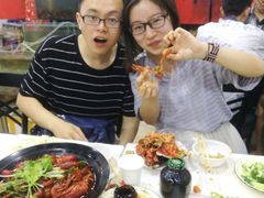 -虾弄弄海派小龙虾·牛羊蝎子火锅