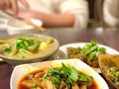 萝卜烧牛杂-百年粉蒸牛肉