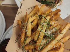 -Mark&Mars Restaurant