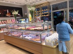 面包甜点陈列柜-好利来(乐堤港店)