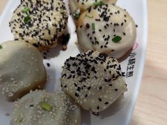 -小杨生煎(金山百联购物中心3楼店)