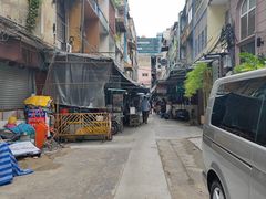 -Kha Mu Charoensang(Silom)