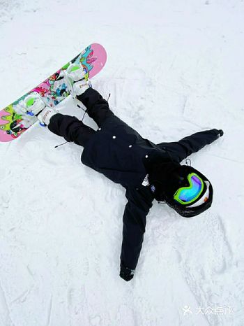 看完这些照片，我家宝贝爱上了滑雪！